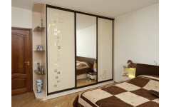 Корпусный шкаф купе «Rest» с зеркалом  и полочками для комнаты